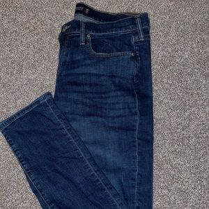 Men’s jeans. Never worn